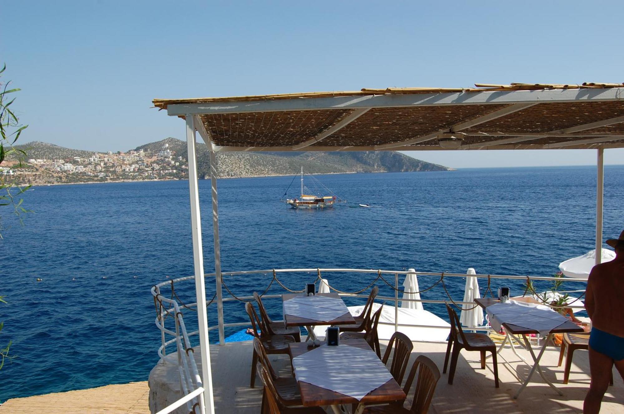 Caretta Hotel Kalkan Exterior foto