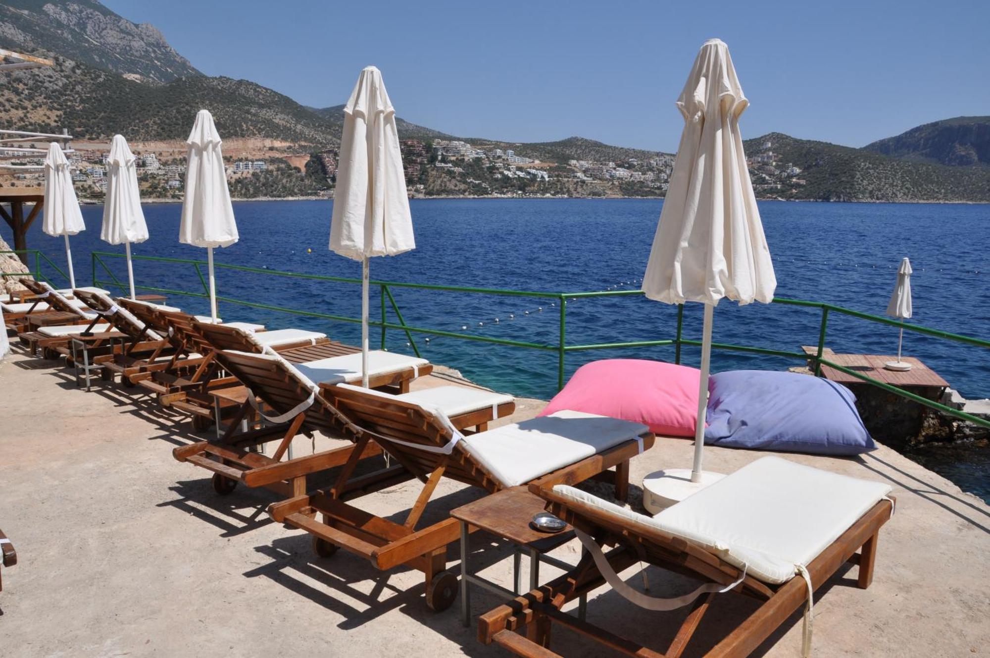Caretta Hotel Kalkan Exterior foto